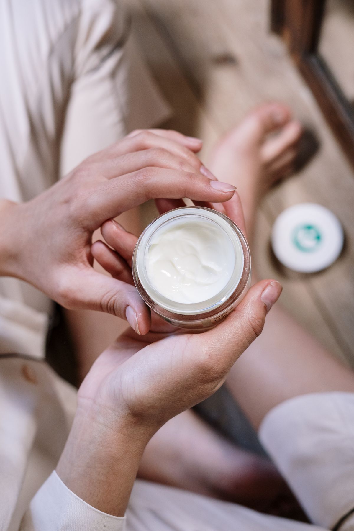 Moisturizing hand care after a manicure